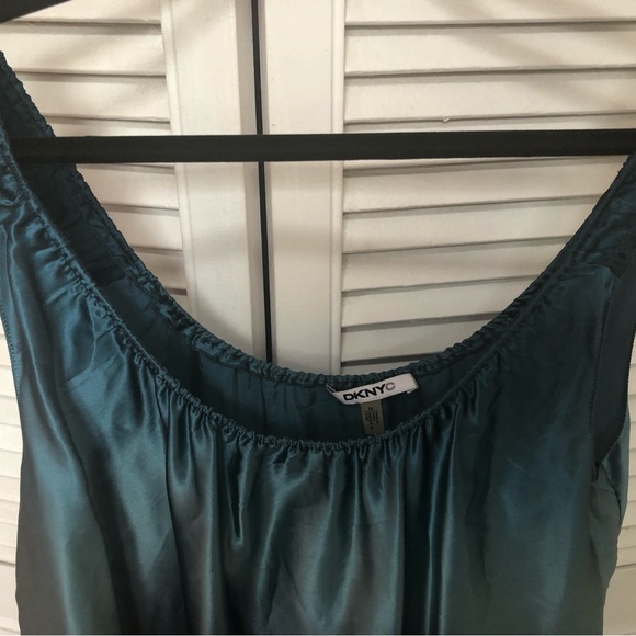 Shiny shades of blue - Picture 3 of 6